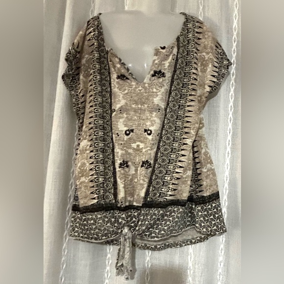 Lucky Brand tie front blouse. Sz M - Picture 3 of 5